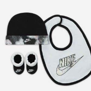 Nike 3 pc baby set
